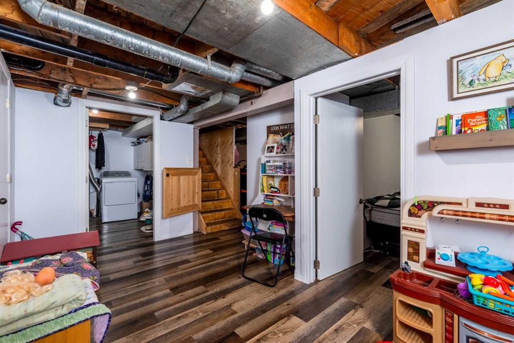 21 1 Street West, Neilburg, SK - Indoor Photo Showing Basement