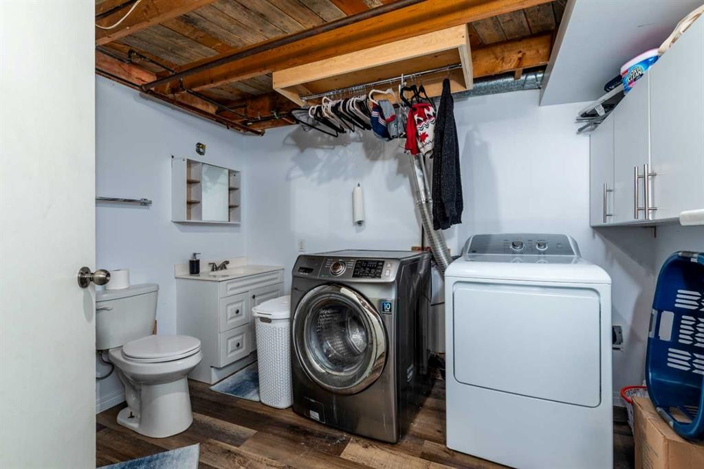 21 1 Street West, Neilburg, SK - Indoor Photo Showing Laundry Room