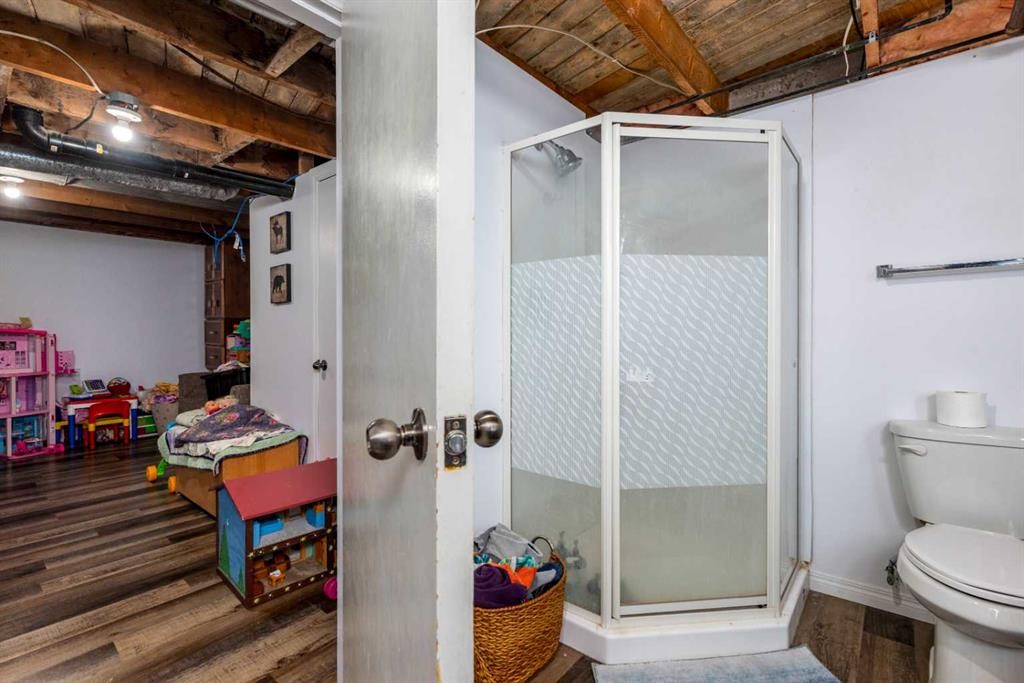 21 1 Street West, Neilburg, SK - Indoor