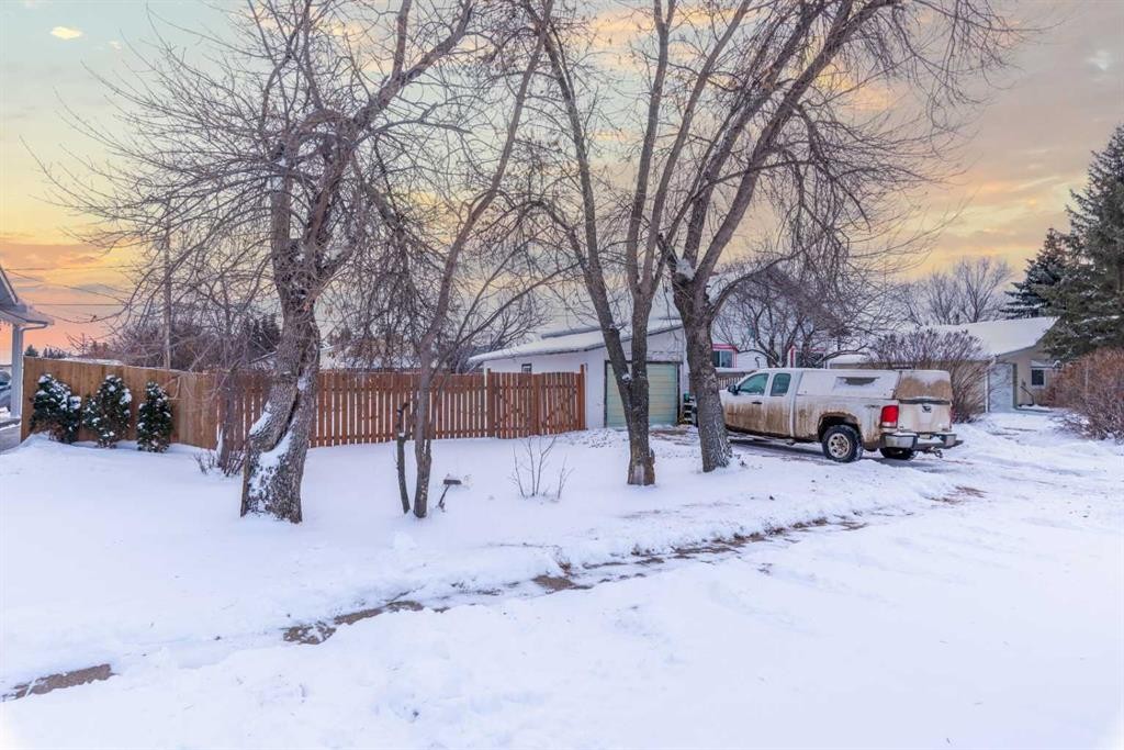 21 1 Street West, Neilburg, SK - Outdoor