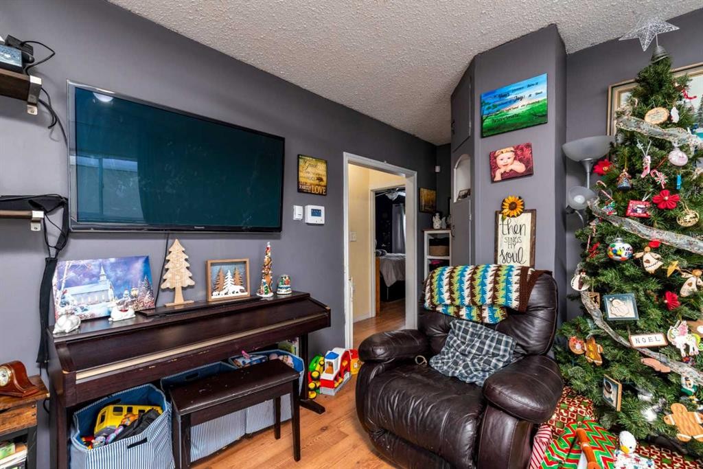 21 1 Street West, Neilburg, SK - Indoor