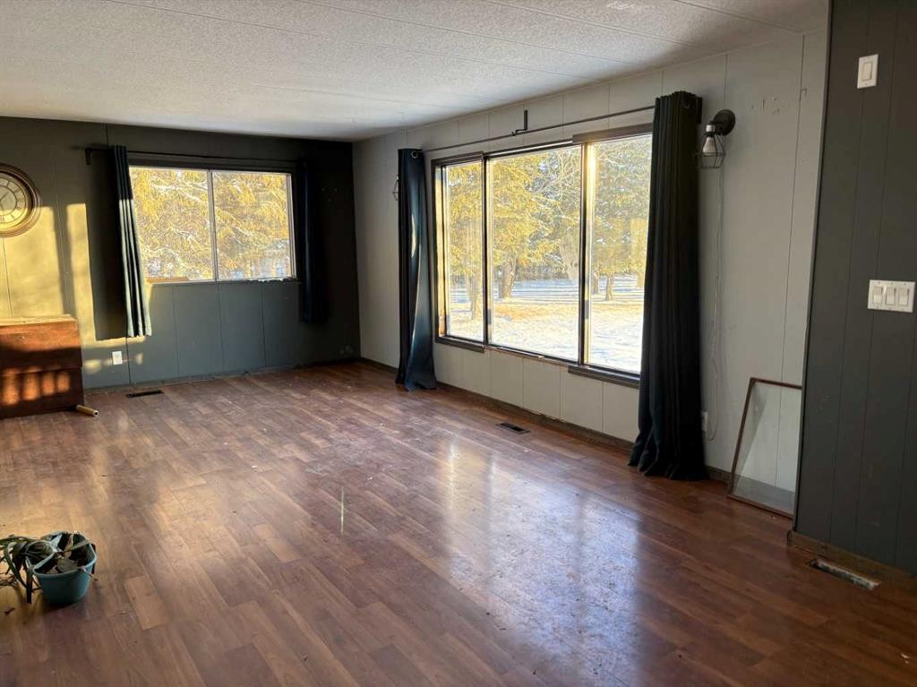 31024-Township 530, Rural Vermilion River, County Of, AB - Indoor Photo Showing Other Room