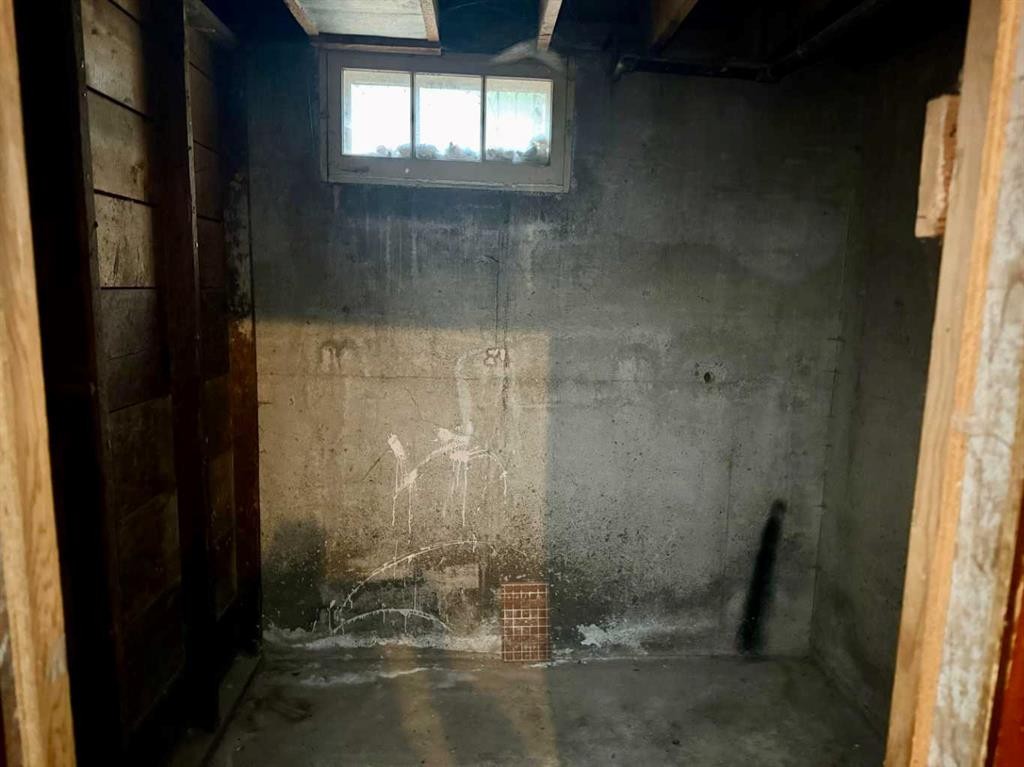 5115 46 Street, Provost, AB - Indoor