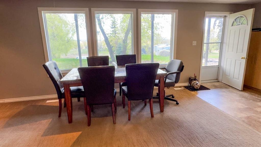 43365 Hwy 881, Hardisty, AB - Indoor Photo Showing Dining Room