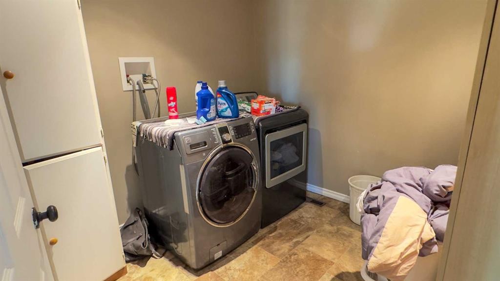 43365 Hwy 881, Hardisty, AB - Indoor Photo Showing Laundry Room