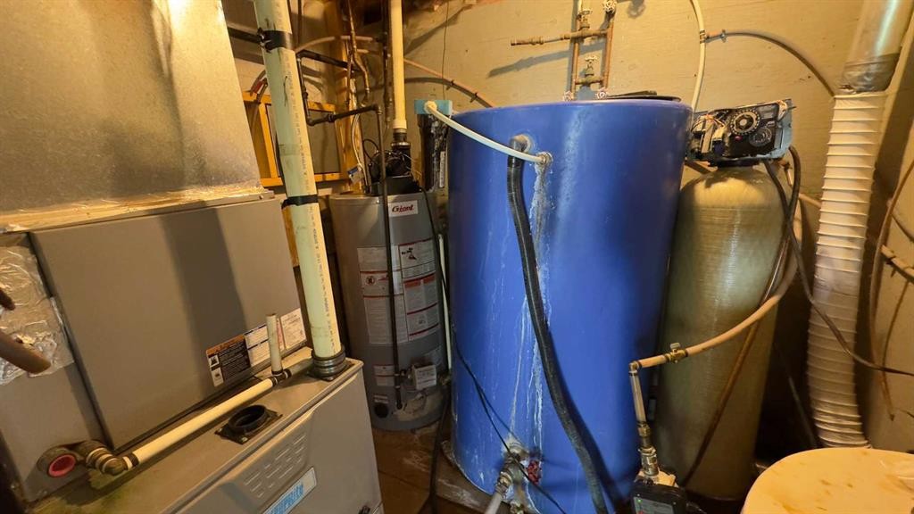 43365 Hwy 881, Hardisty, AB - Indoor Photo Showing Basement