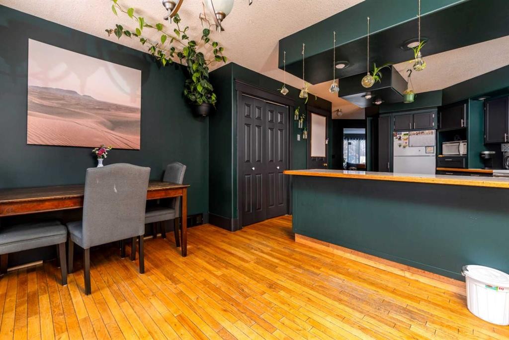 5317 49 Street, Lloydminster, AB - Indoor Photo Showing Other Room