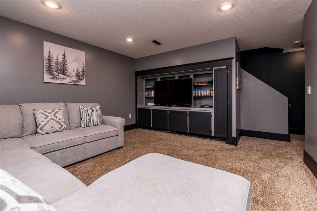 5317 49 Street, Lloydminster, AB - Indoor Photo Showing Other Room