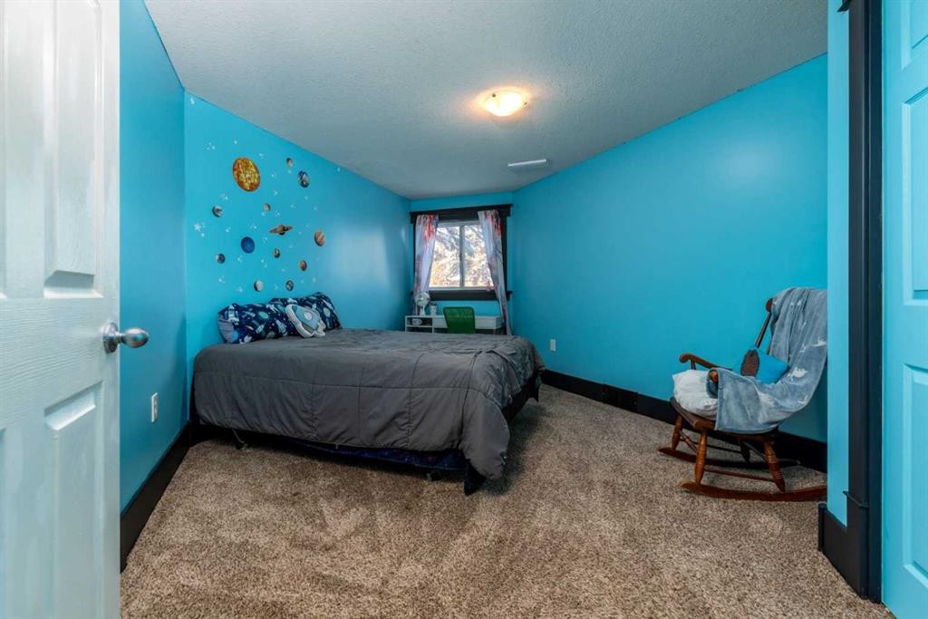 5317 49 Street, Lloydminster, AB - Indoor Photo Showing Bedroom
