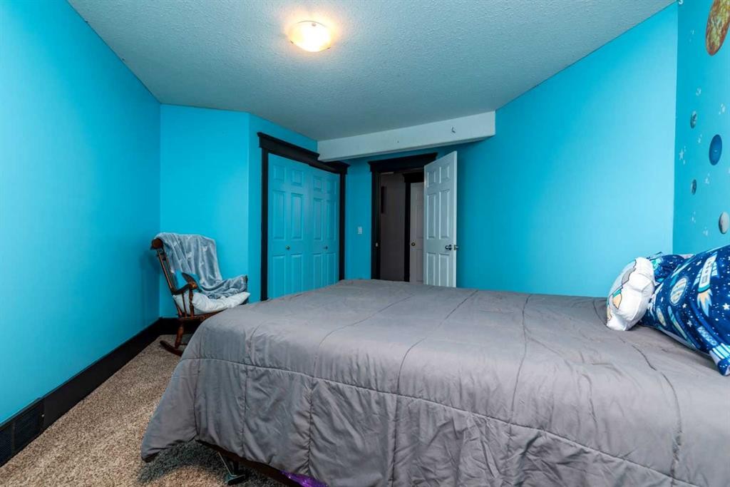5317 49 Street, Lloydminster, AB - Indoor Photo Showing Bedroom