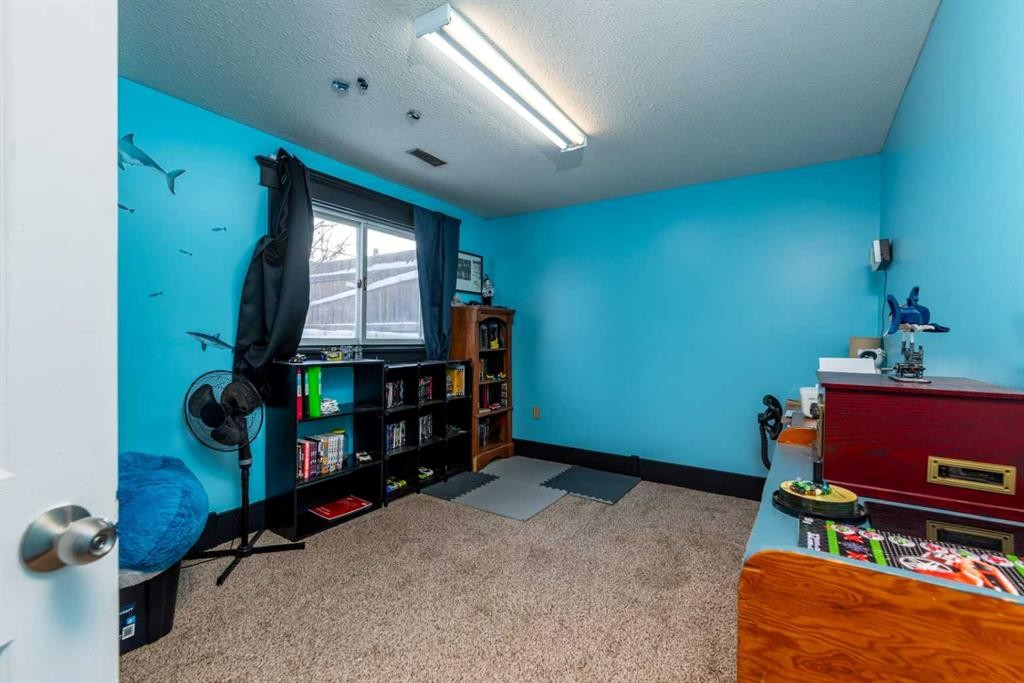 5317 49 Street, Lloydminster, AB - Indoor Photo Showing Other Room