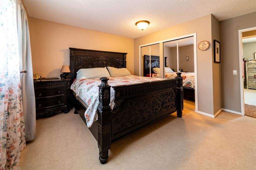 517 2 Street Crescent, Wainwright, AB - Indoor Photo Showing Bedroom