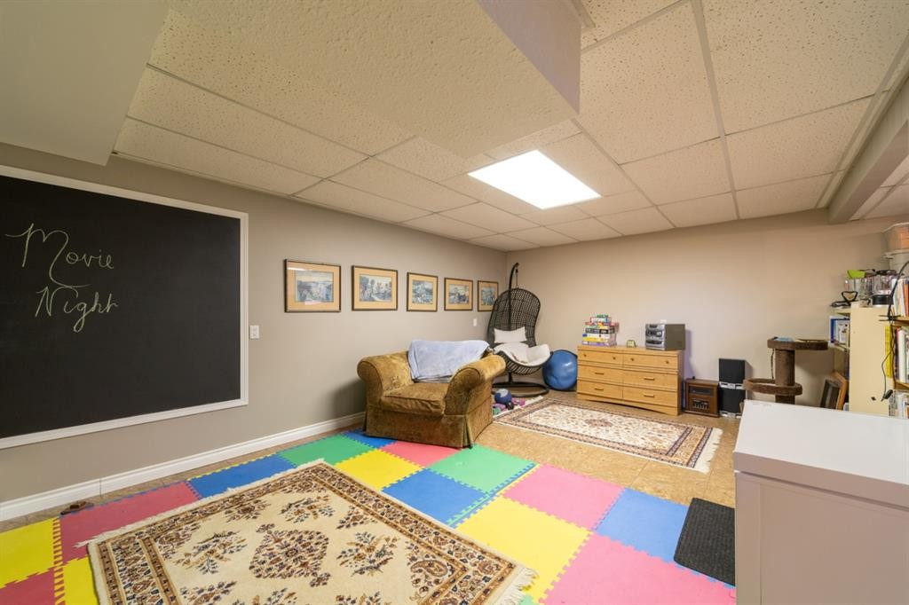 517 2 Street Crescent, Wainwright, AB - Indoor Photo Showing Other Room