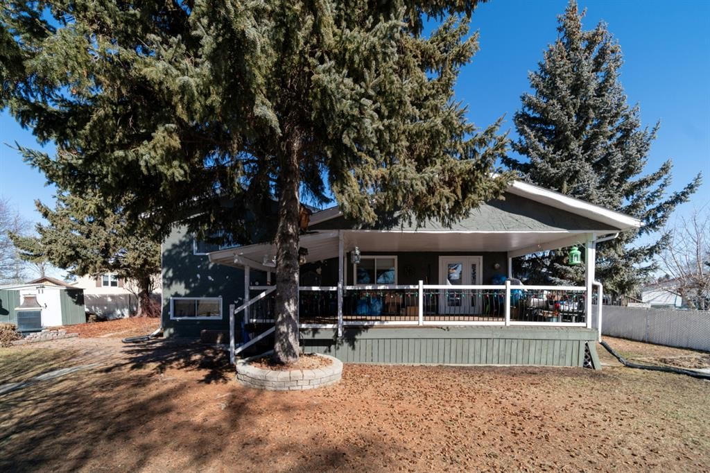 517 2 Street Crescent, Wainwright, AB - Outdoor With Deck Patio Veranda