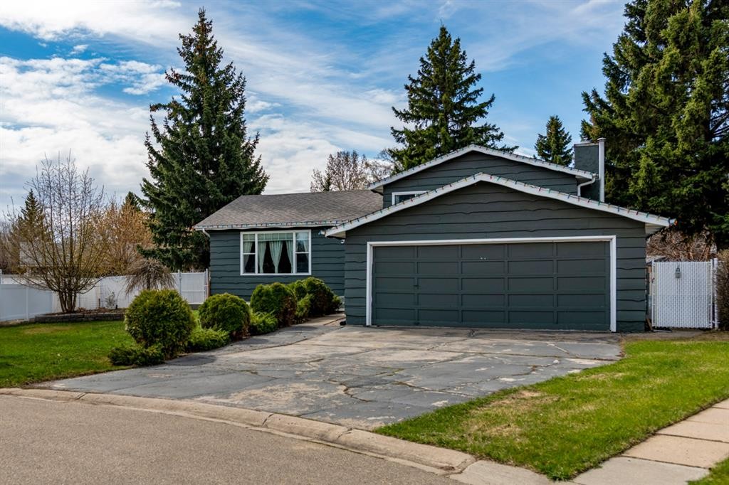 517 2 Street Crescent, Wainwright, AB - Outdoor