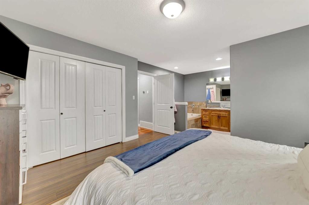1607 54 Avenue Close, Lloydminster, AB - Indoor Photo Showing Bedroom