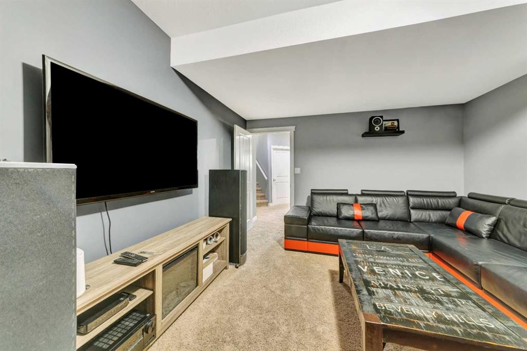 1607 54 Avenue Close, Lloydminster, AB - Indoor Photo Showing Other Room