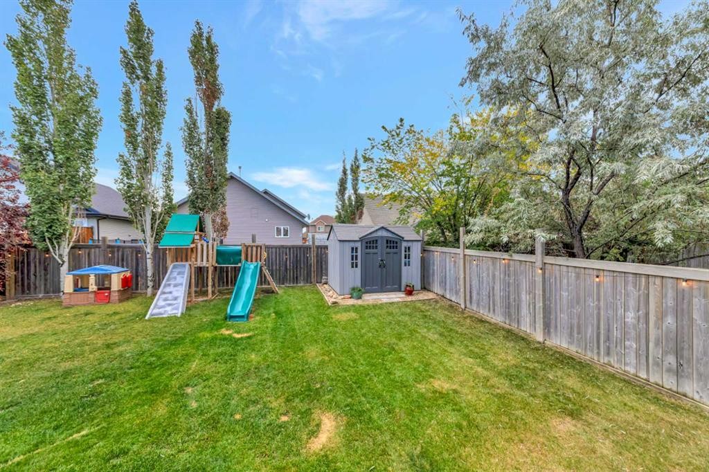 1607 54 Avenue Close, Lloydminster, AB - Outdoor With Backyard