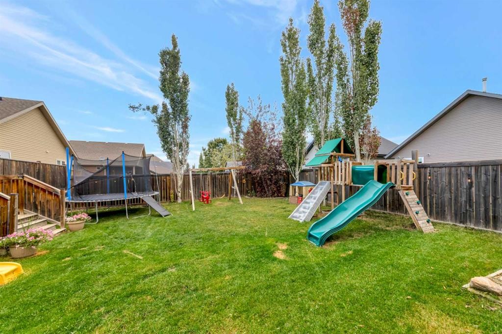 1607 54 Avenue Close, Lloydminster, AB - Outdoor