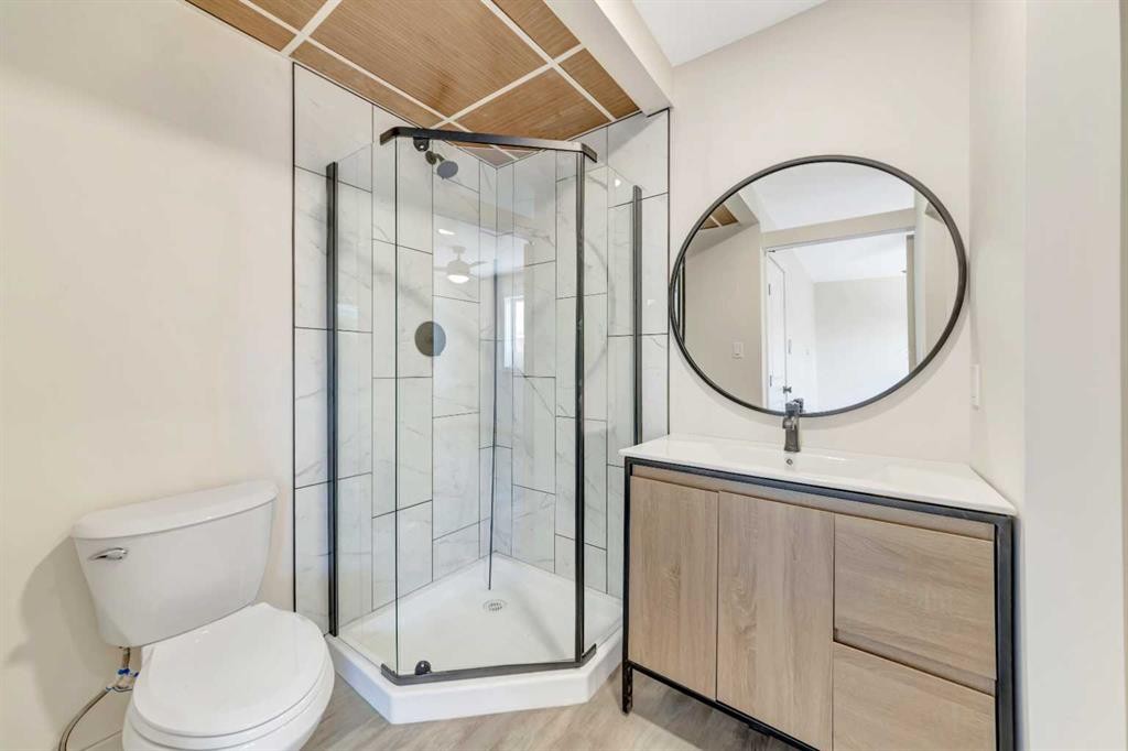 4703 37 Street, Lloydminster, SK - Indoor Photo Showing Bathroom