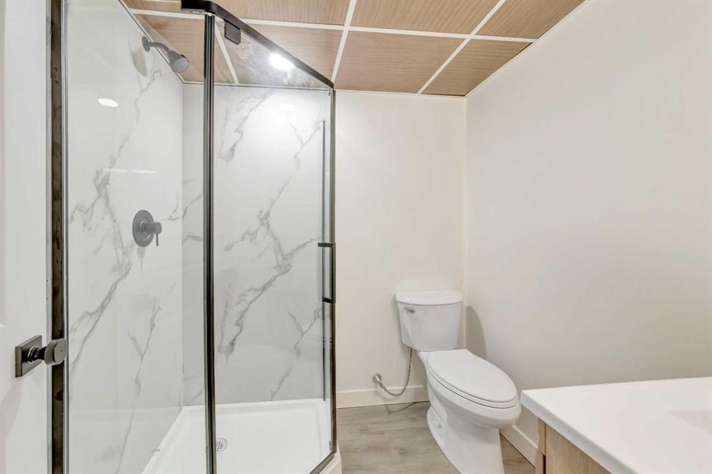 4703 37 Street, Lloydminster, SK - Indoor Photo Showing Bathroom