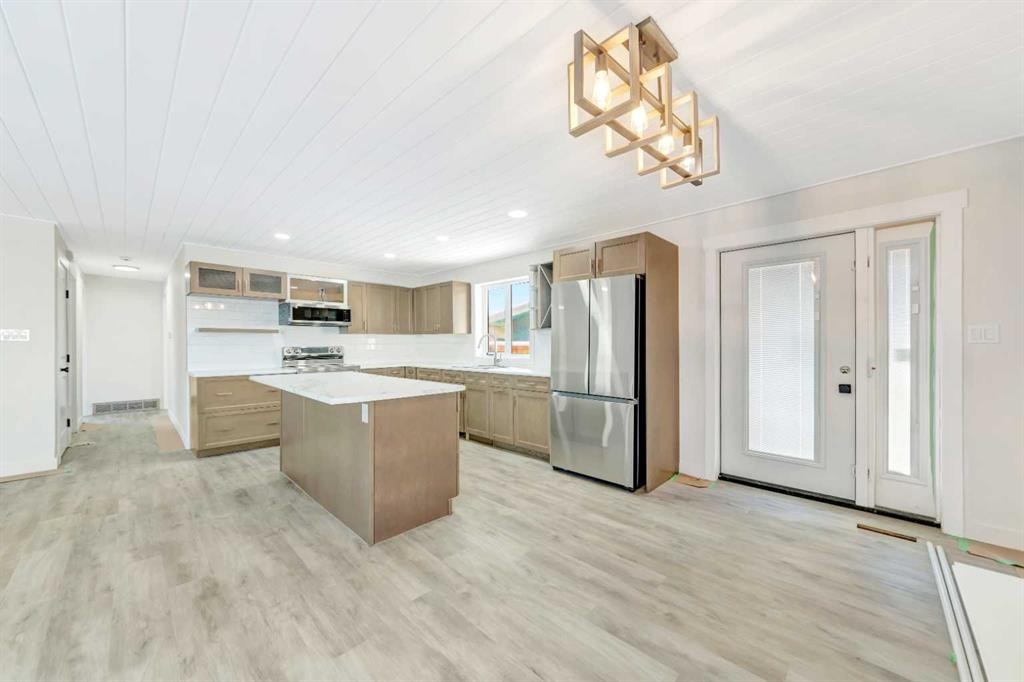 4703 37 Street, Lloydminster, SK - Indoor Photo Showing Kitchen