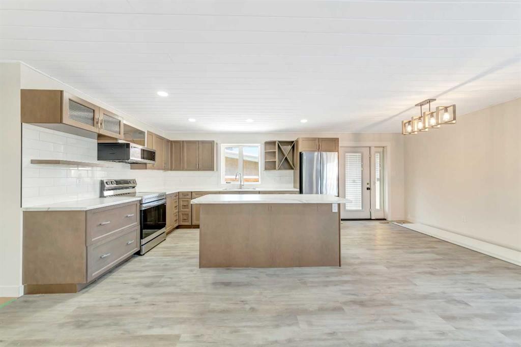 4703 37 Street, Lloydminster, SK - Indoor Photo Showing Kitchen