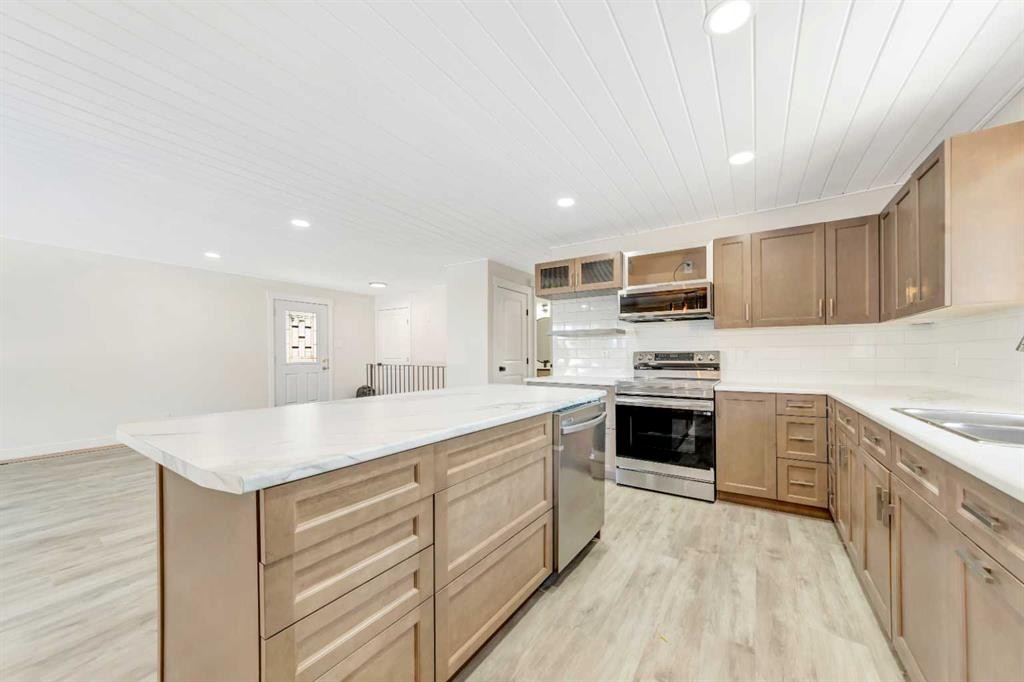 4703 37 Street, Lloydminster, SK - Indoor Photo Showing Kitchen
