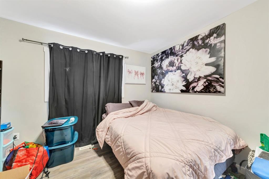 5320 50 Street, Lloydminster, AB - Indoor Photo Showing Bedroom