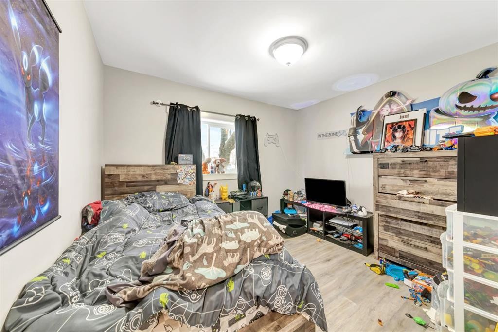 5320 50 Street, Lloydminster, AB - Indoor Photo Showing Bedroom