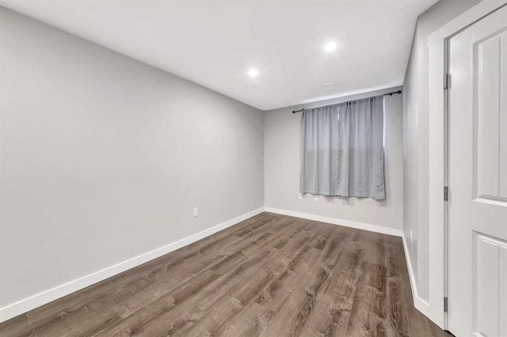 5320 50 Street, Lloydminster, AB - Indoor Photo Showing Other Room