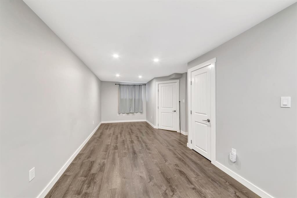 5320 50 Street, Lloydminster, AB - Indoor Photo Showing Other Room