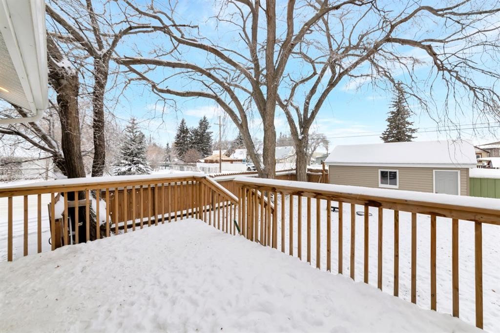 5320 50 Street, Lloydminster, AB - Outdoor With Deck Patio Veranda