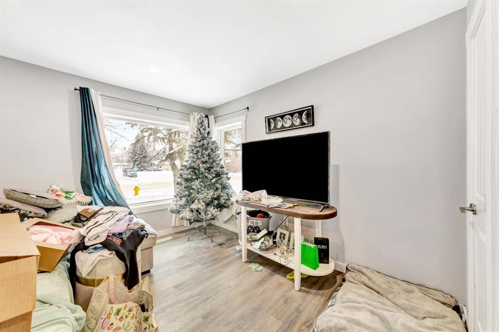 5320 50 Street, Lloydminster, AB - Indoor