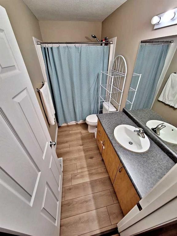 102-4520 51 Street, Vermilion, AB - Indoor Photo Showing Bathroom