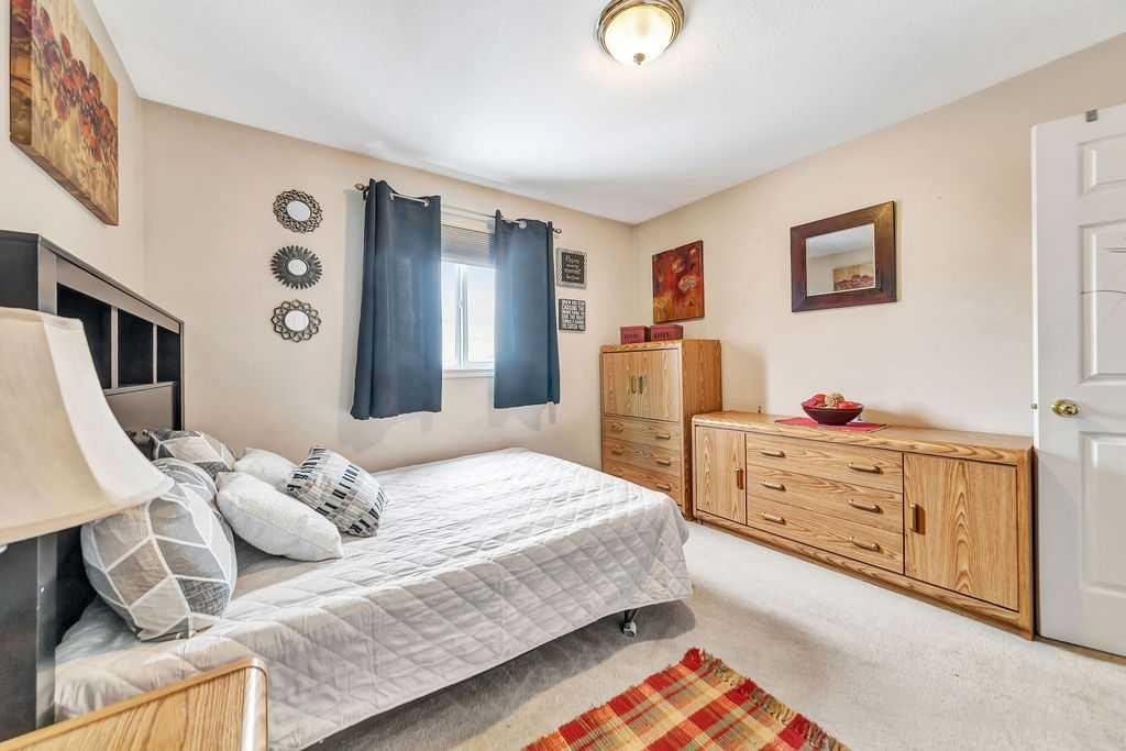 5010 31 Street, Lloydminster, AB - Indoor Photo Showing Bedroom
