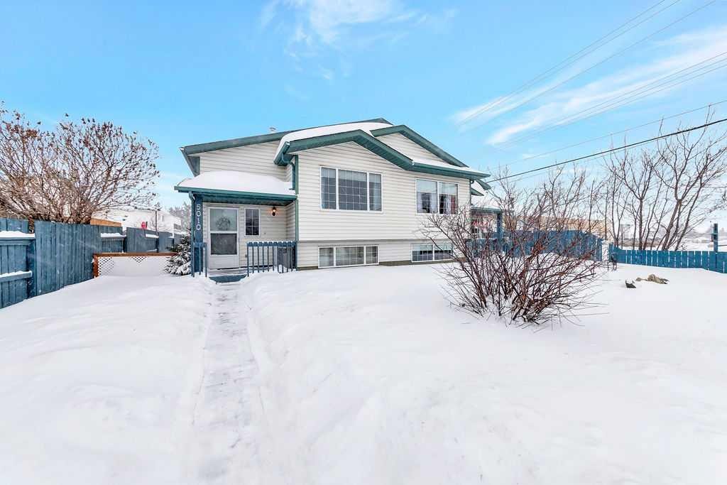 5010 31 Street, Lloydminster, AB - Outdoor