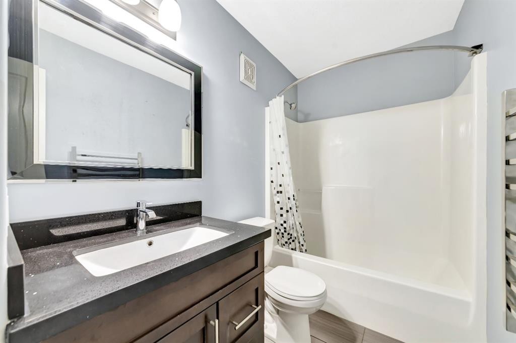 36-4118 41 Avenue, Lloydminster, SK - Indoor Photo Showing Bathroom