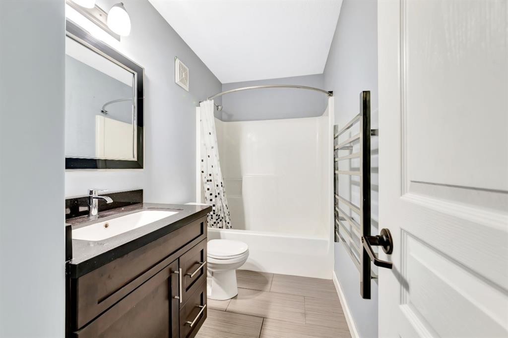 36-4118 41 Avenue, Lloydminster, SK - Indoor Photo Showing Bathroom