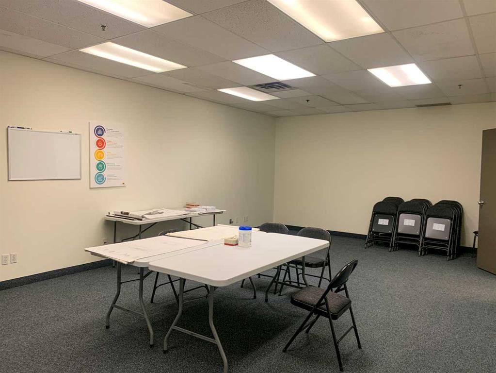 3000 15 Street Ne, Calgary, AB