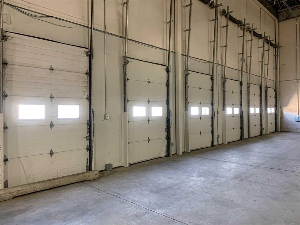 3000 15 Street Ne, Calgary, AB