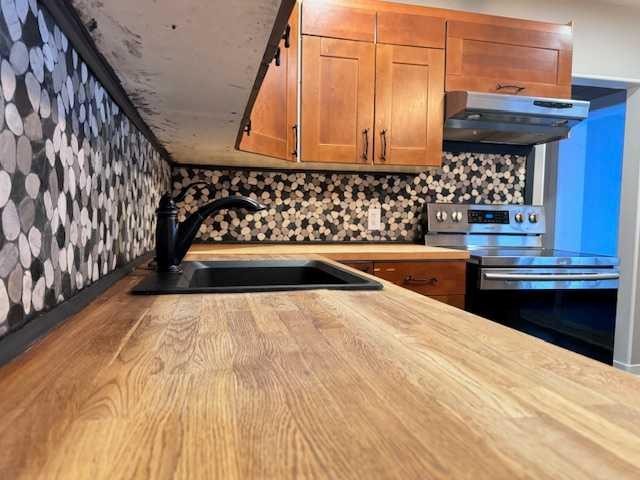 126 Main Street, Lashburn, SK - Indoor Photo Showing Kitchen