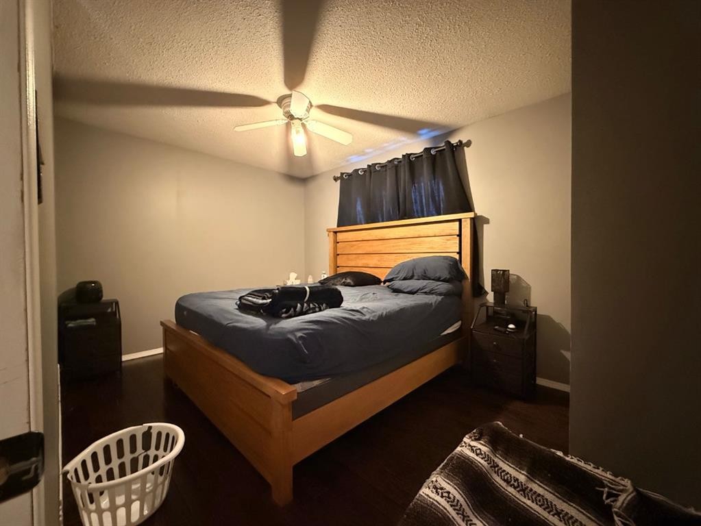 3304 54 Avenue, Lloydminster, AB - Indoor Photo Showing Bedroom