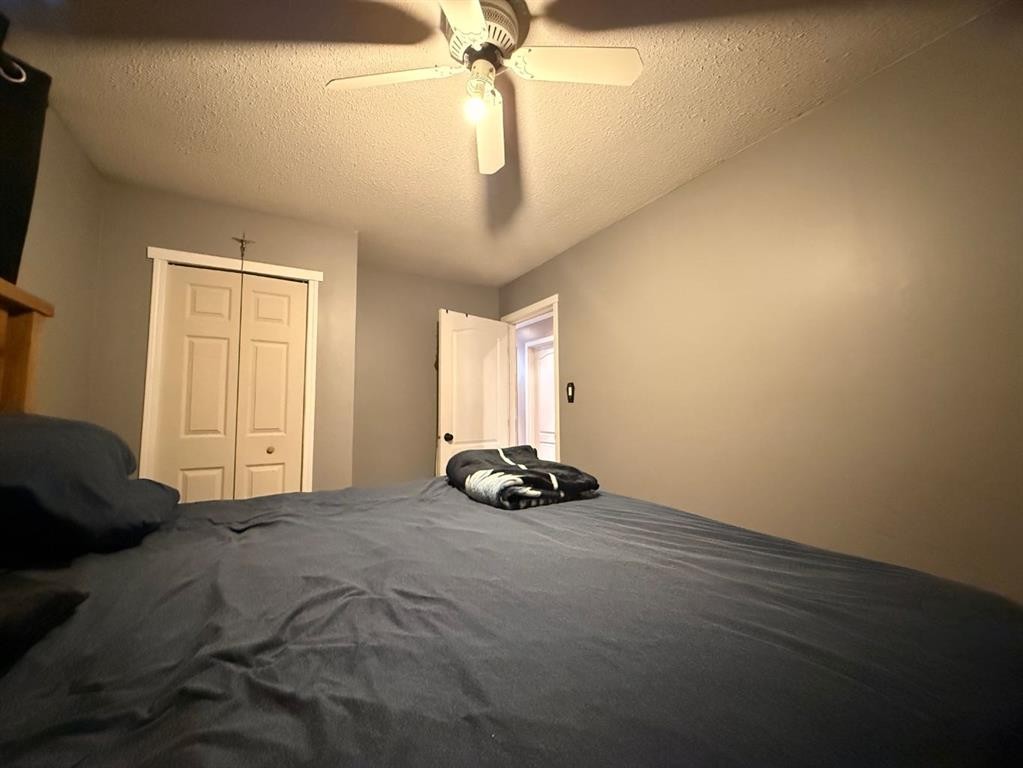 3304 54 Avenue, Lloydminster, AB - Indoor Photo Showing Bedroom