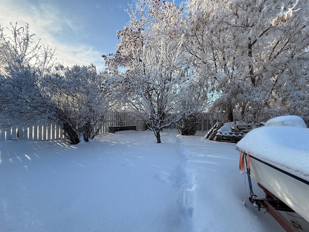 3304 54 Avenue, Lloydminster, AB - Outdoor