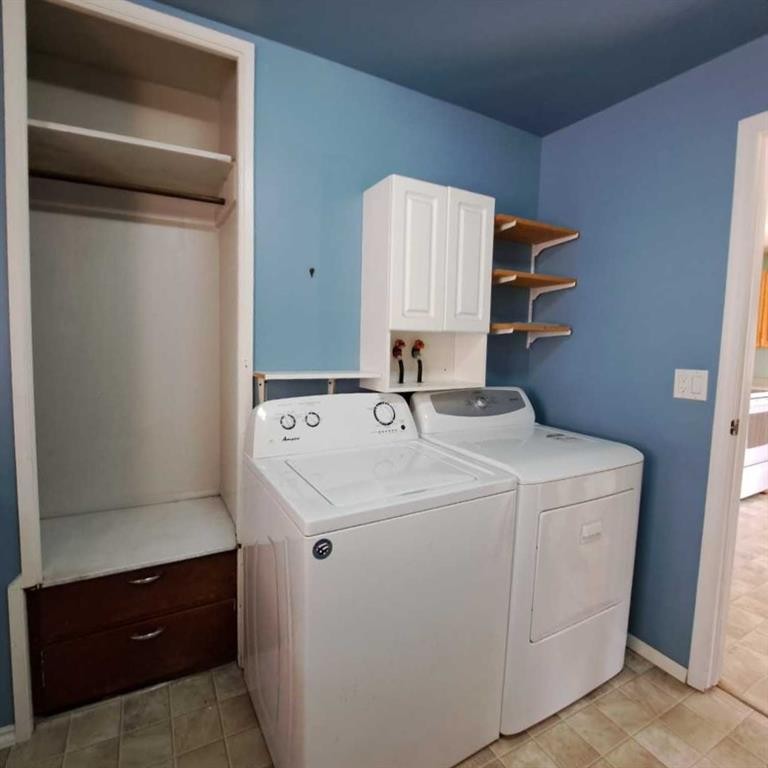 5308 49 Avenue, Lloydminster, SK - Indoor Photo Showing Laundry Room