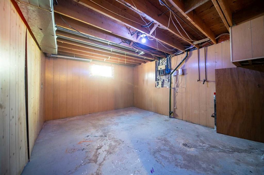 226 5 Avenue, Wainwright, AB - Indoor Photo Showing Basement