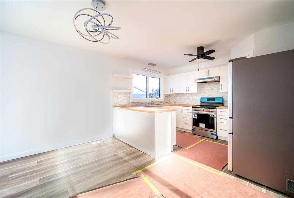 226 5 Avenue, Wainwright, AB - Indoor Photo Showing Kitchen