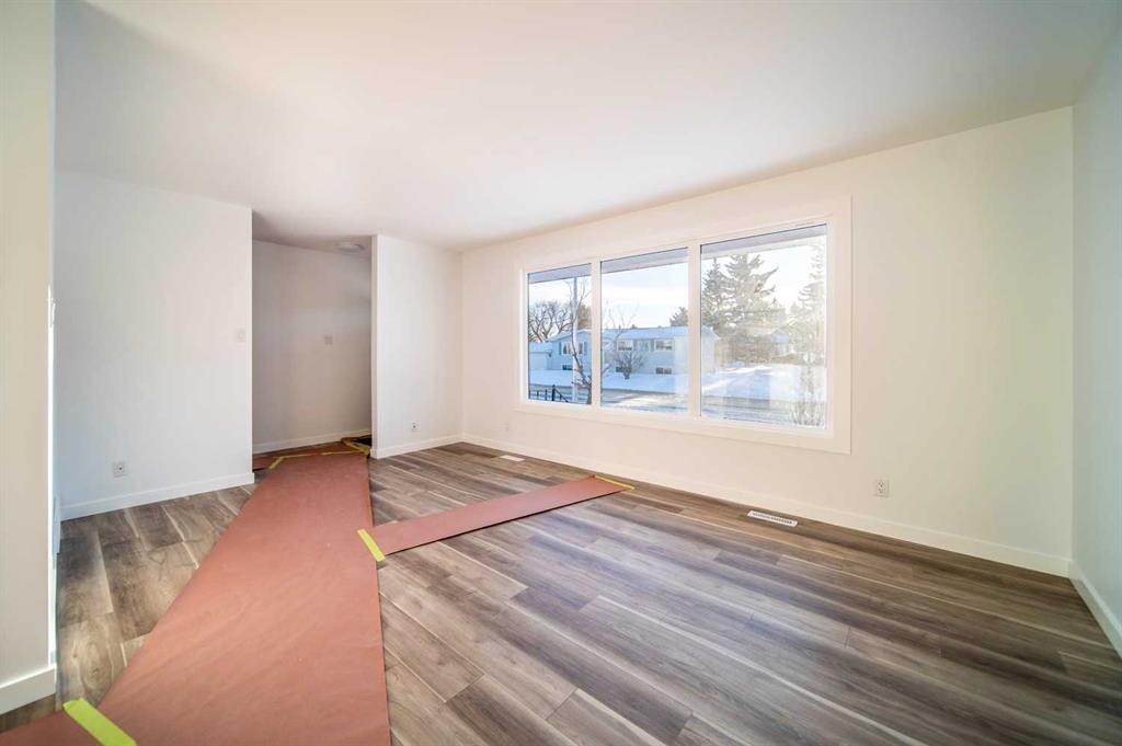 226 5 Avenue, Wainwright, AB - Indoor Photo Showing Other Room