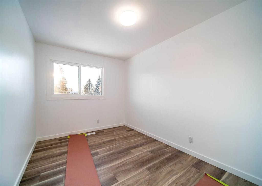 226 5 Avenue, Wainwright, AB - Indoor Photo Showing Other Room